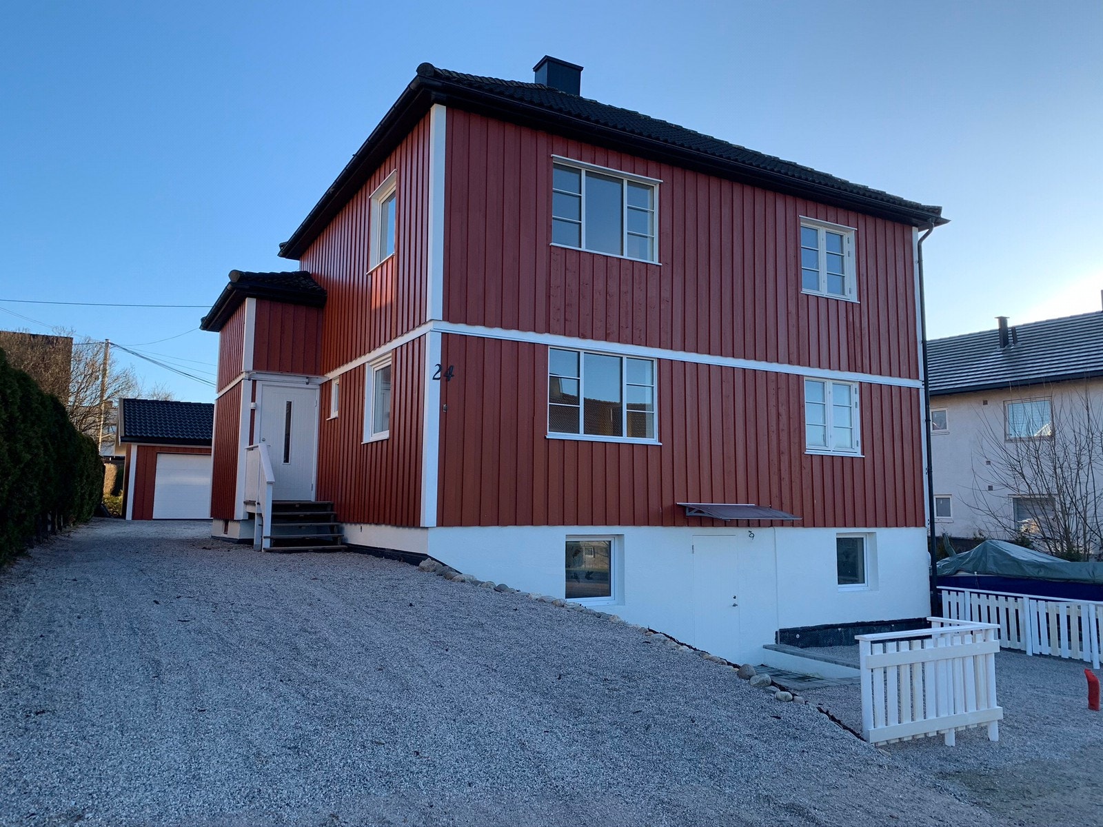 Huset sett utenfra Galleribilde