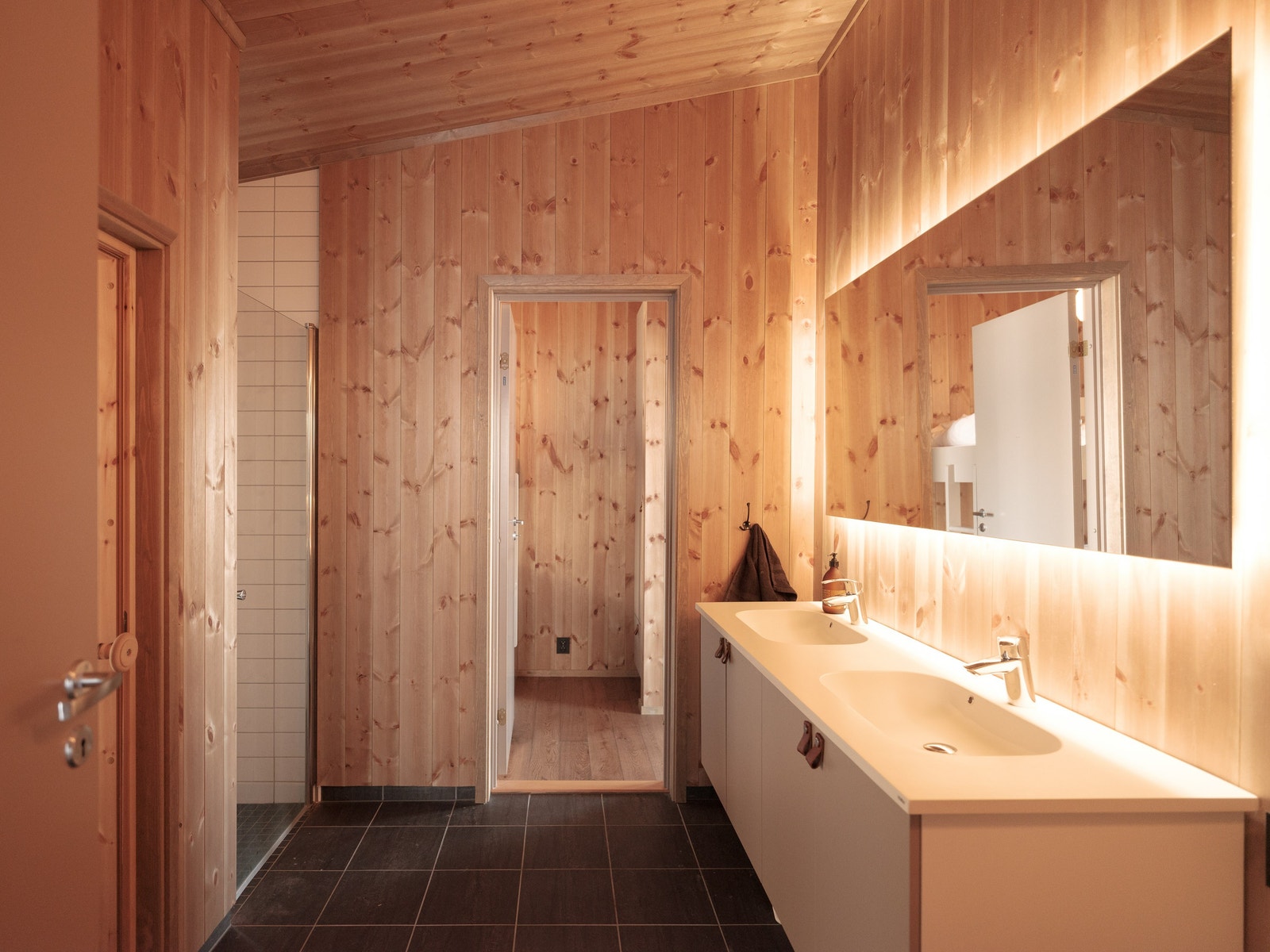 Bad 1 (med badstue) Galleribilde