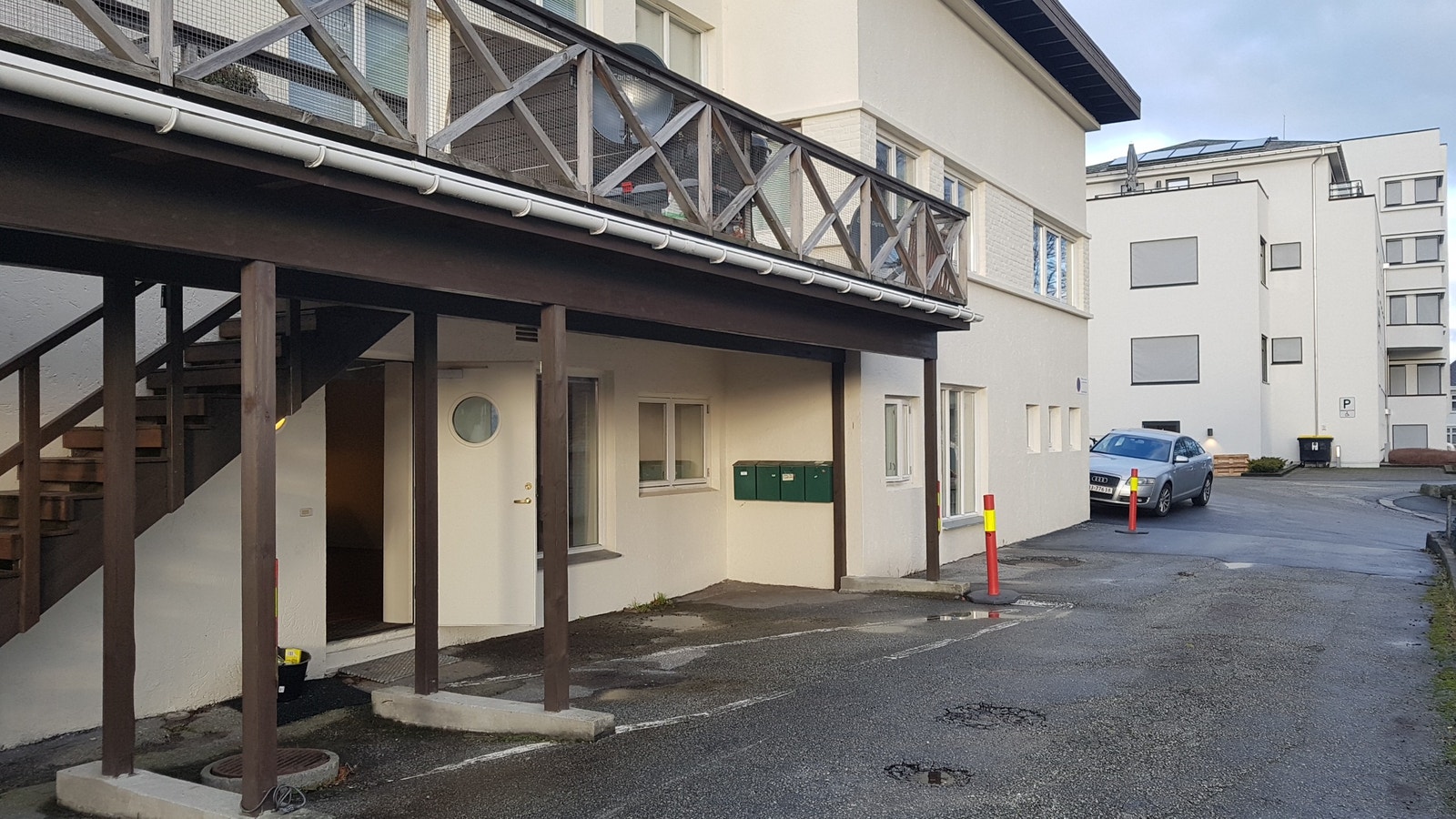 Leilighet med P - plass til venstre Galleribilde