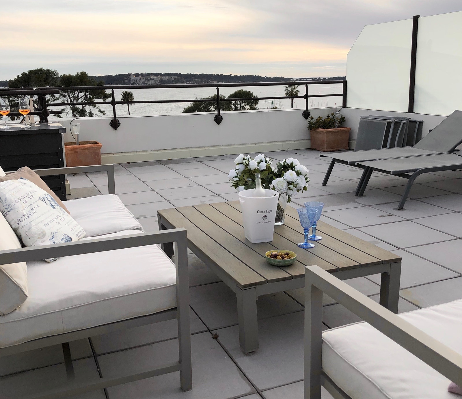 Usjenert og solrik takterrasse, 50 m2, eksklusivt for leiligheten Galleribilde