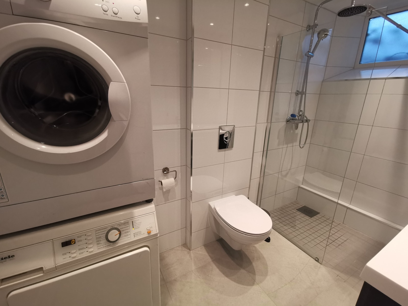 Vask og tørk er byttet ut med helt nykjøpt kombimaskin. Galleribilde