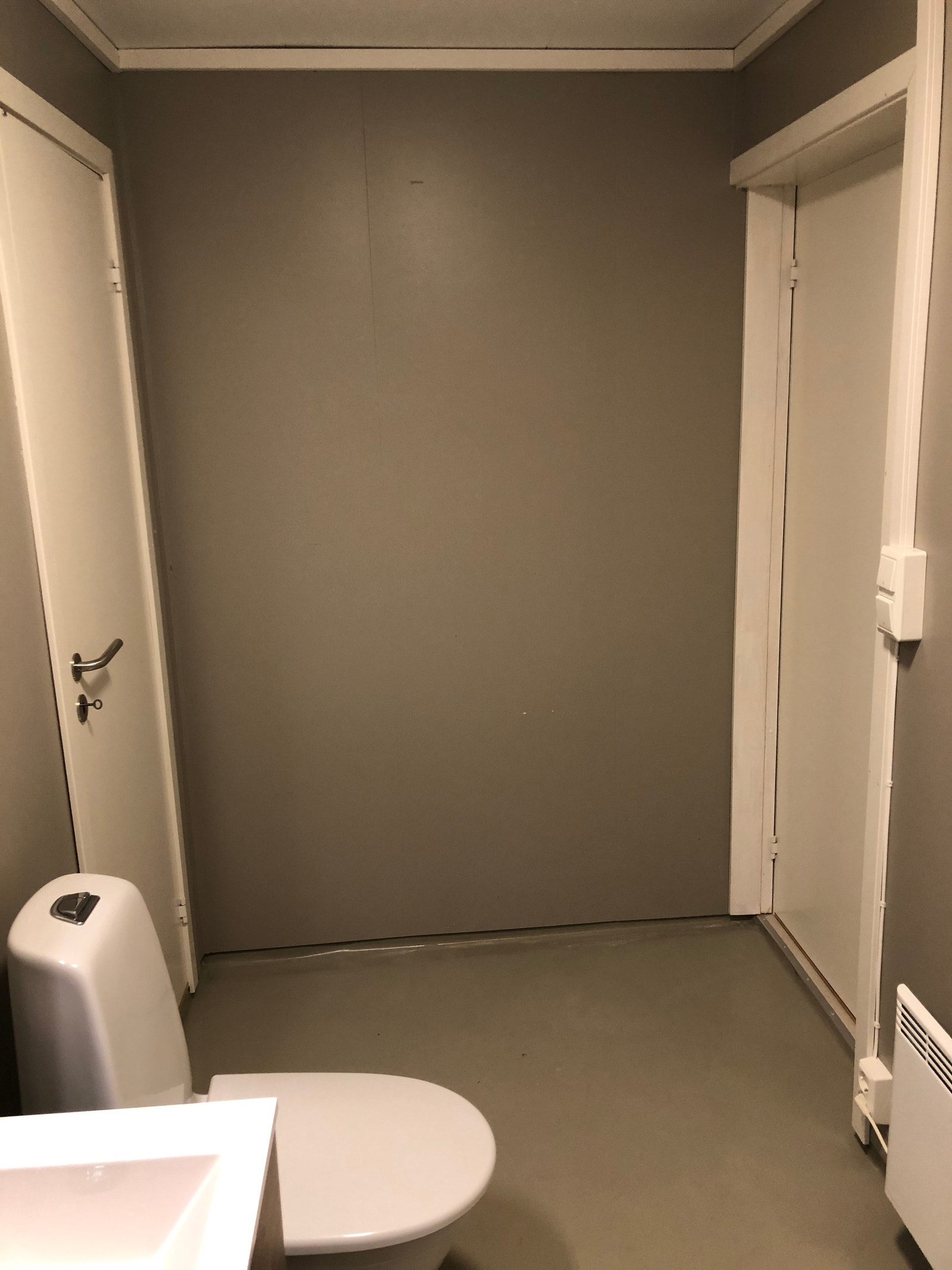 Del av bad med bod til venstre Galleribilde
