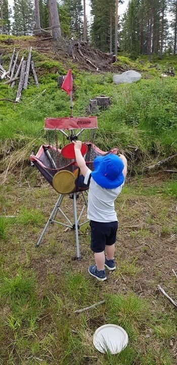 Frisbeegolf på lekeplassen Galleribilde