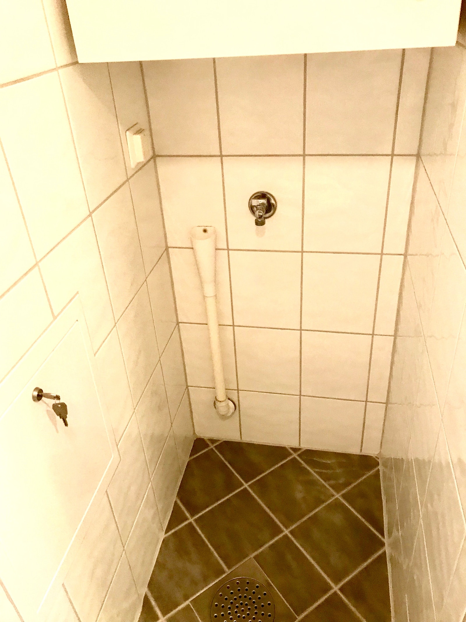 Opplegg til vaskemaskin på baderom Galleribilde