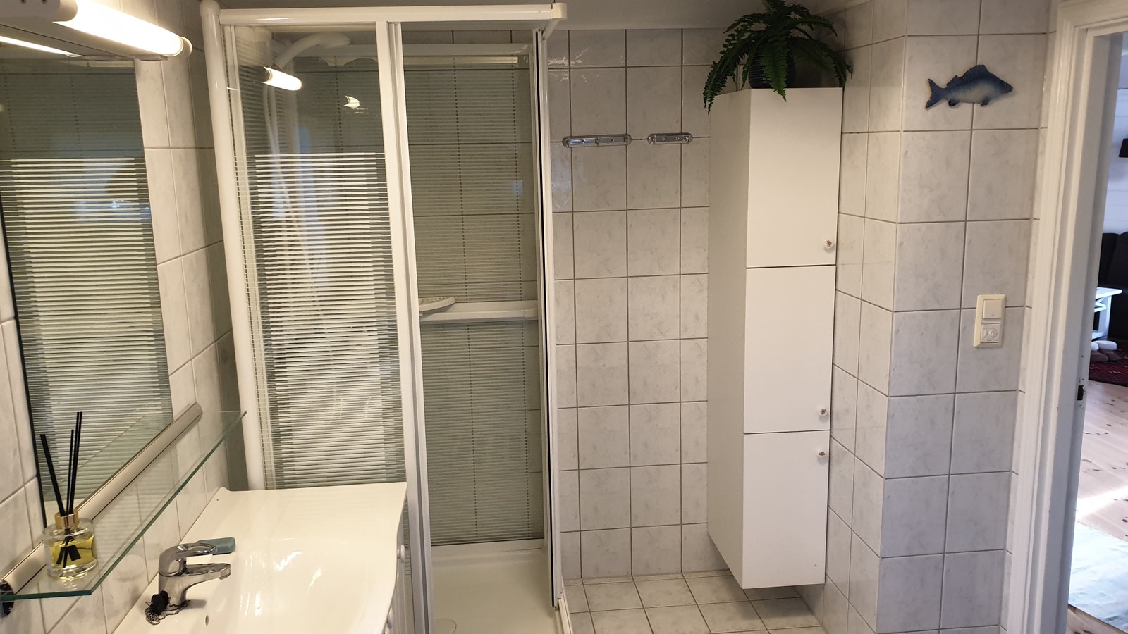 Bad med dusjkabinett Galleribilde