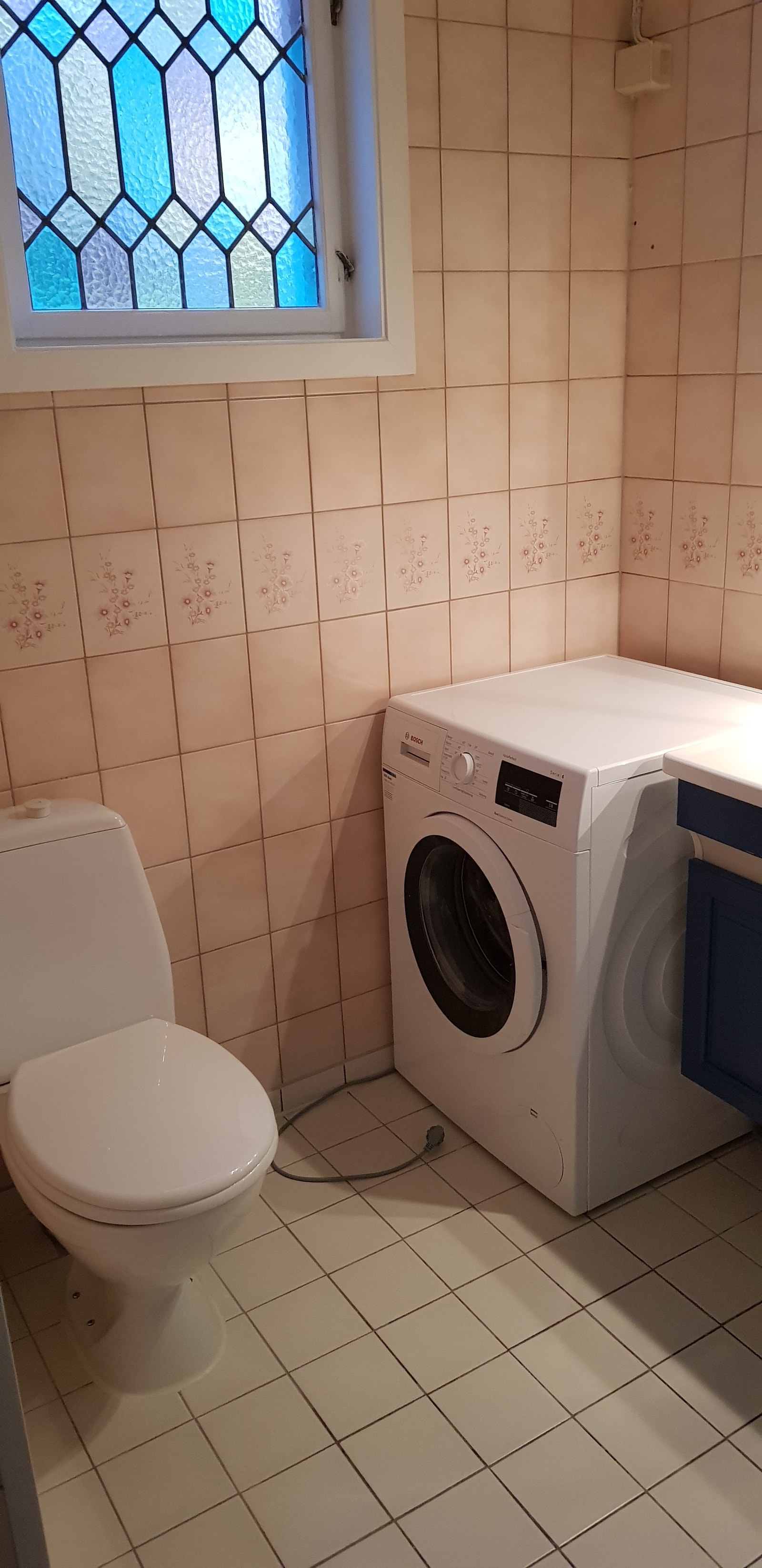 Bad med vaskemaskin Galleribilde