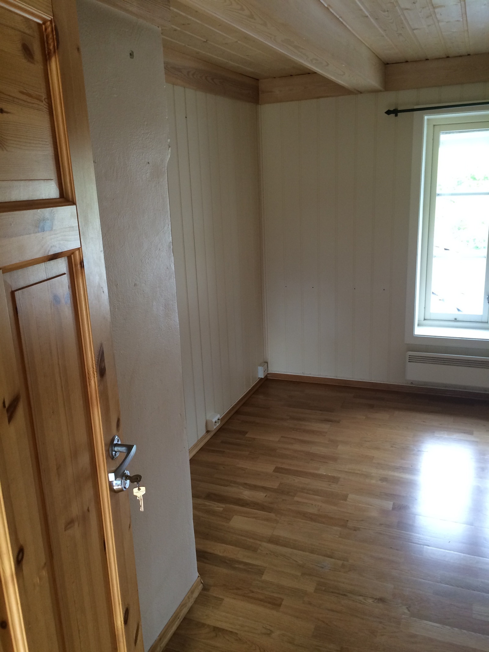 Hybel C/D - 22,4 m2 i andre etasje - Hybel som består av to rom. Fin mulighet til å ha soverom og stue. 5200 kr pr mnd inkl strøm og internett - UTLEID Galleribilde