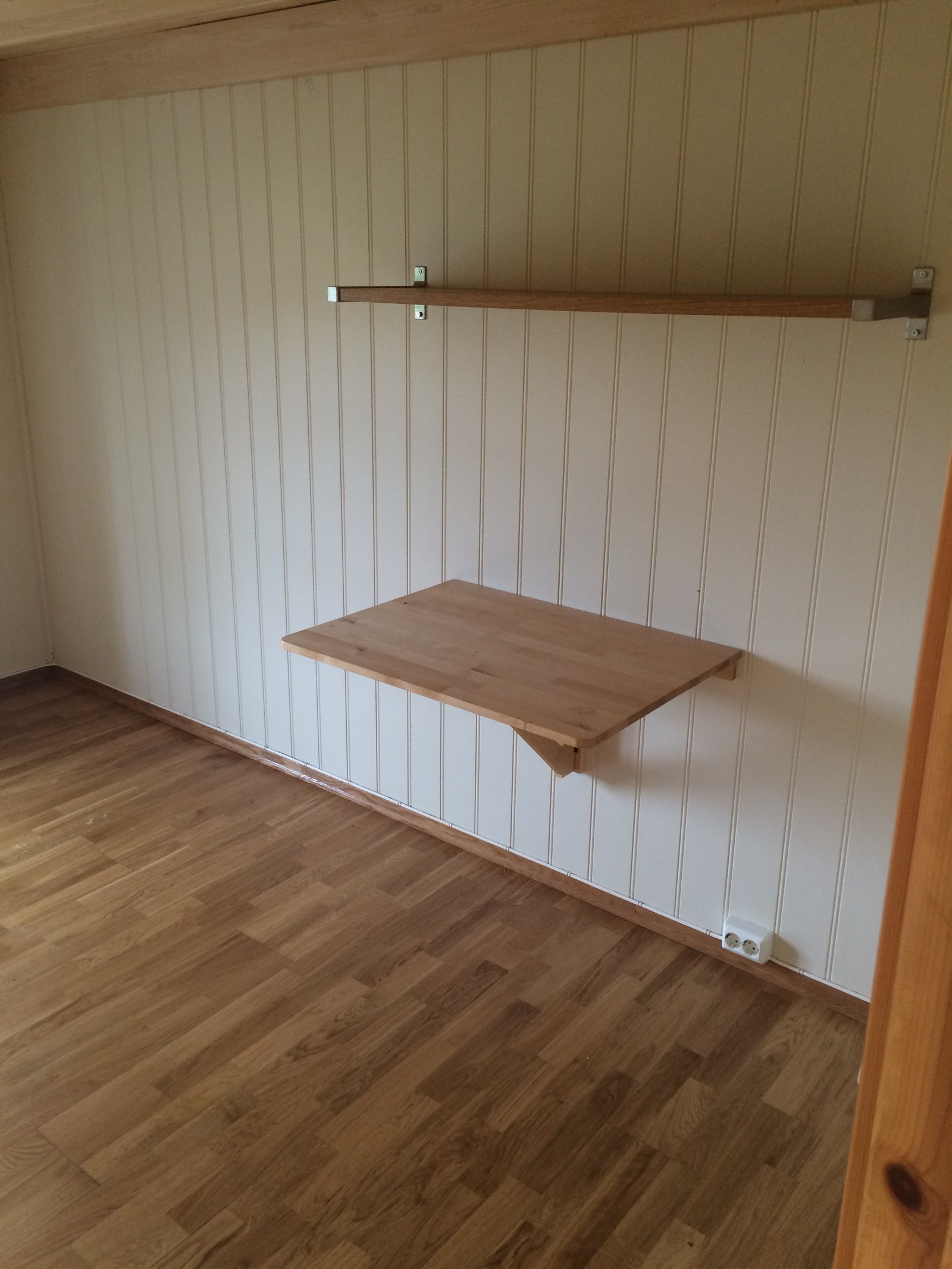 Hybel C/D - 22,4 m2 i andre etasje - Hybel som består av to rom. Fin mulighet til å ha soverom og stue. 5200 kr pr mnd inkl strøm og internett - UTLEID Galleribilde