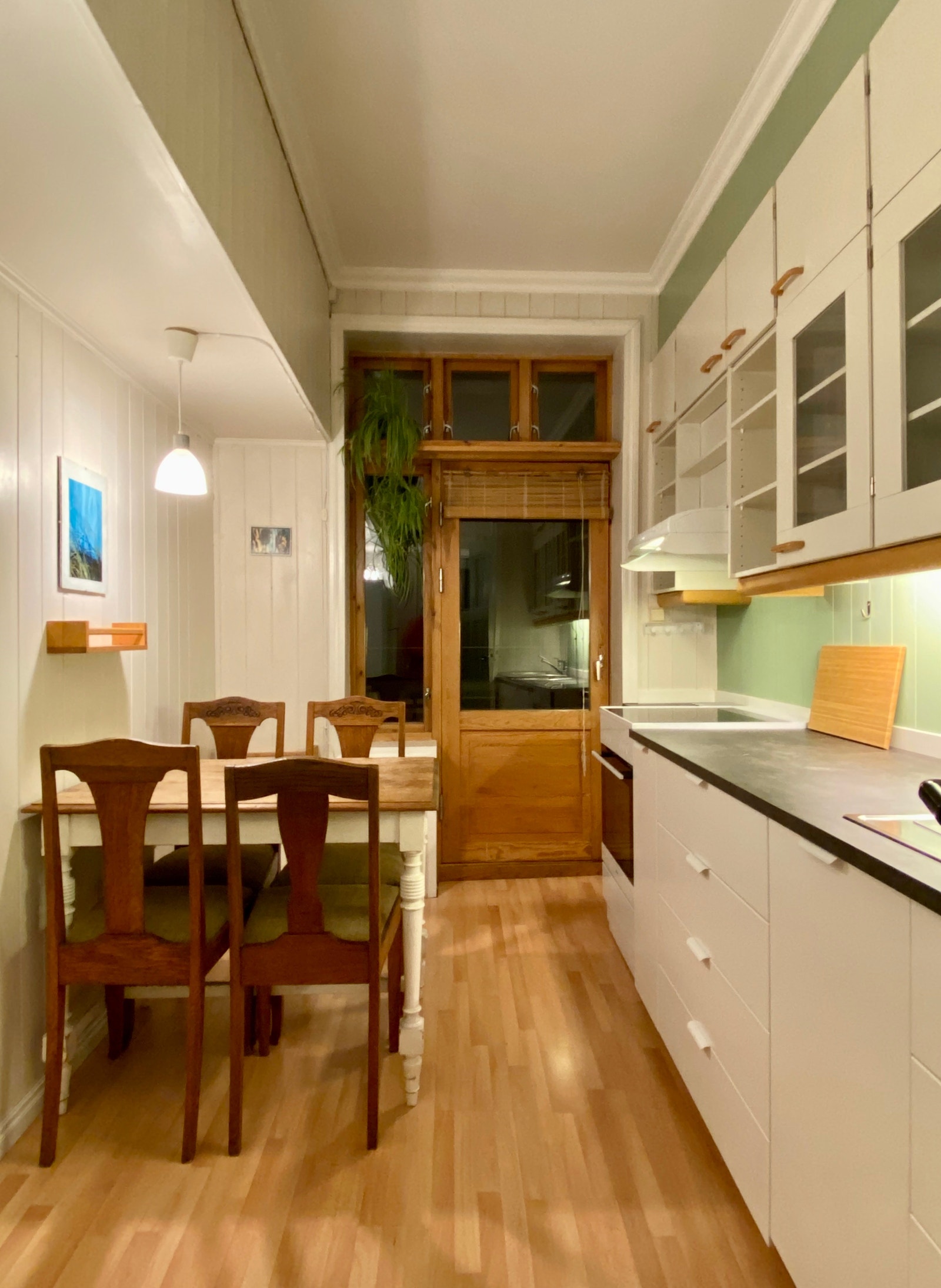 Fra spiseplassen på kjøkkenet Galleribilde