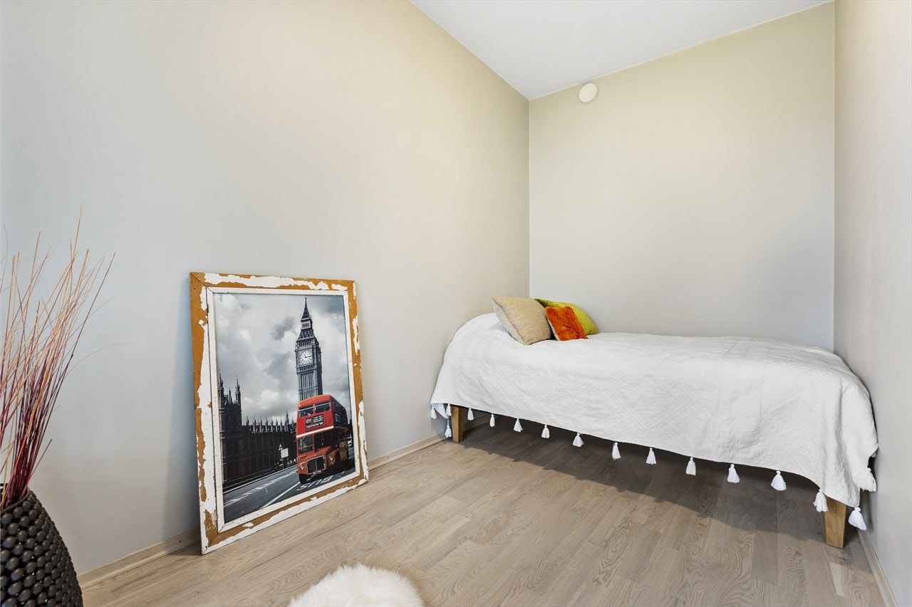 Soverom 2 som er lyst og innbydende. Galleribilde