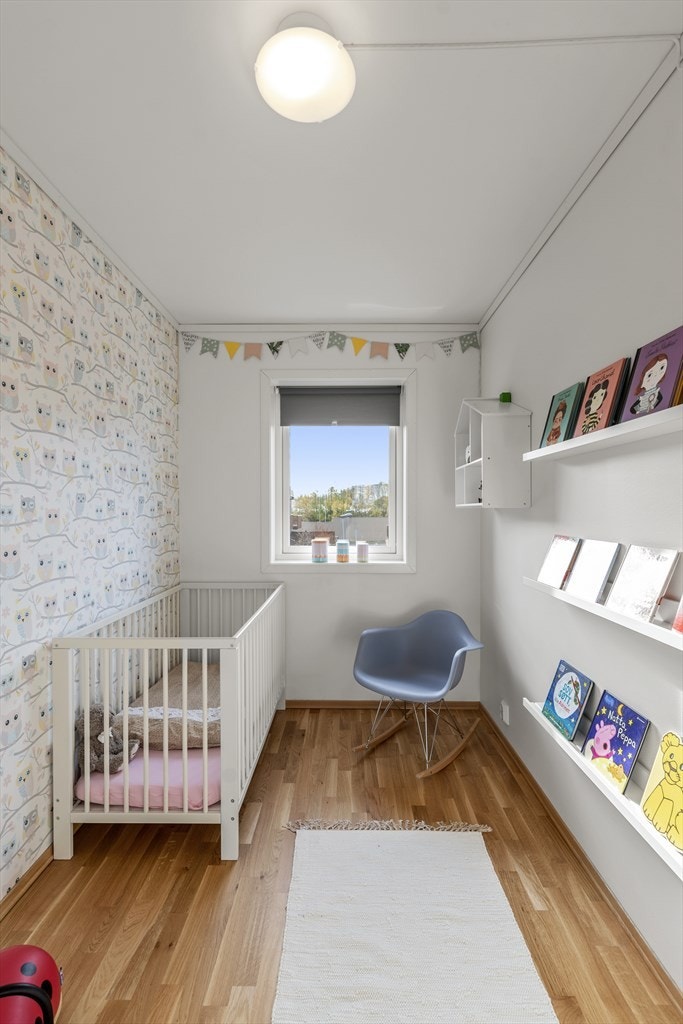 Alle soverommene har god plass til garderobeløsninger. Galleribilde