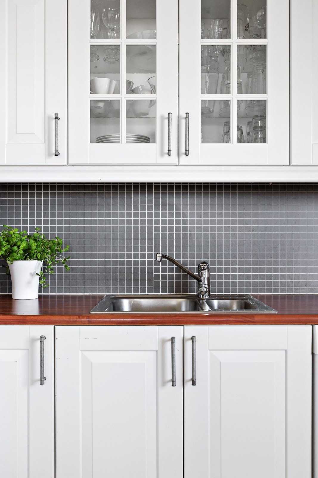 Kitchen-board mellom over- og underskap Galleribilde