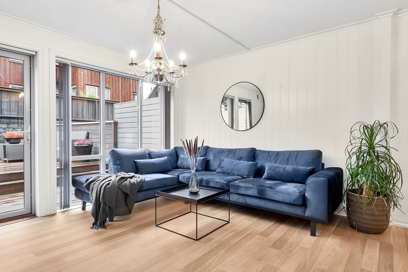 Nytt kvalitetslaminat på gulv fra 2015 Galleribilde