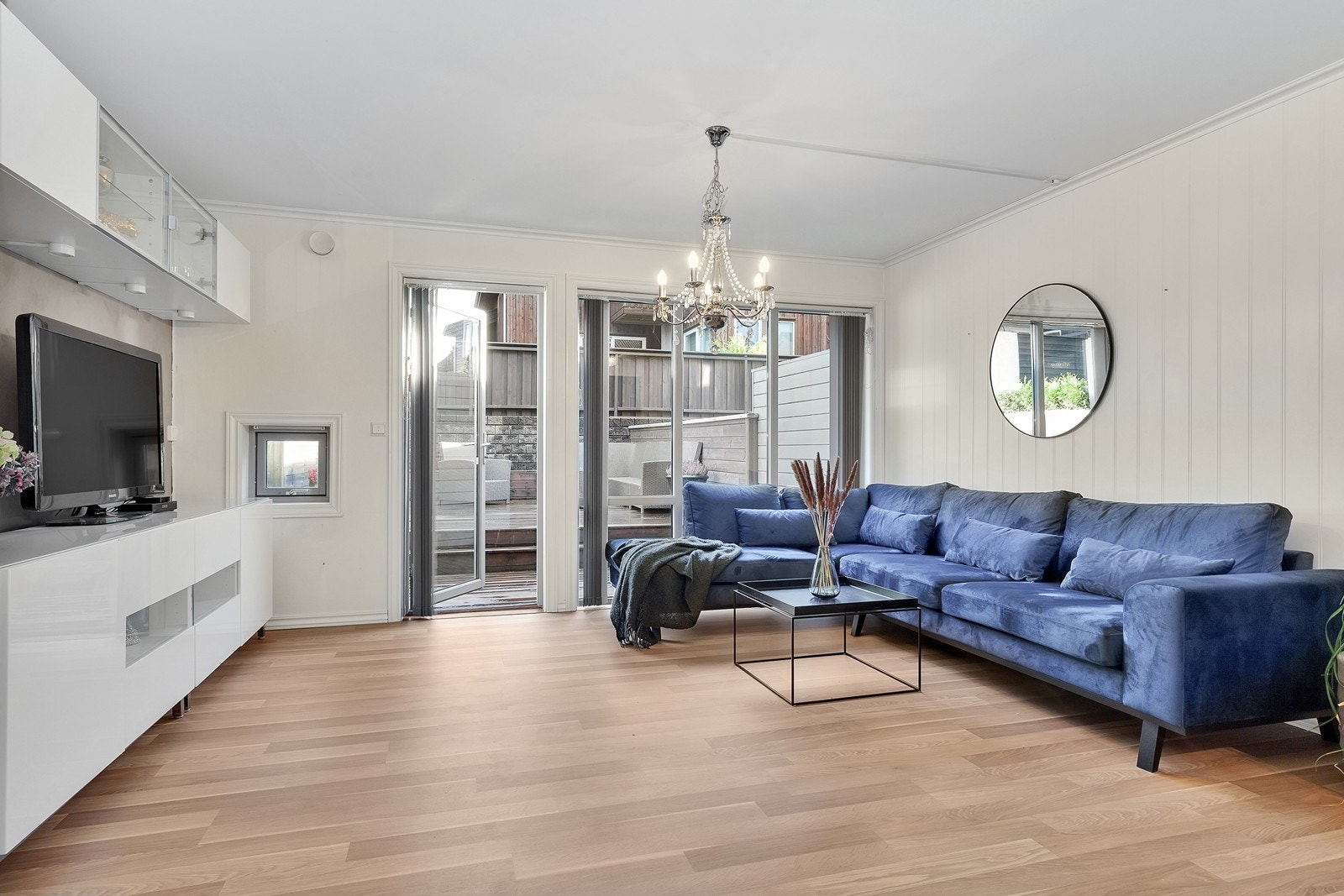 Notar v/Lillian Tunge har fått for salg et nydelig rekkehus i Varabergkroken 7 C! Galleribilde