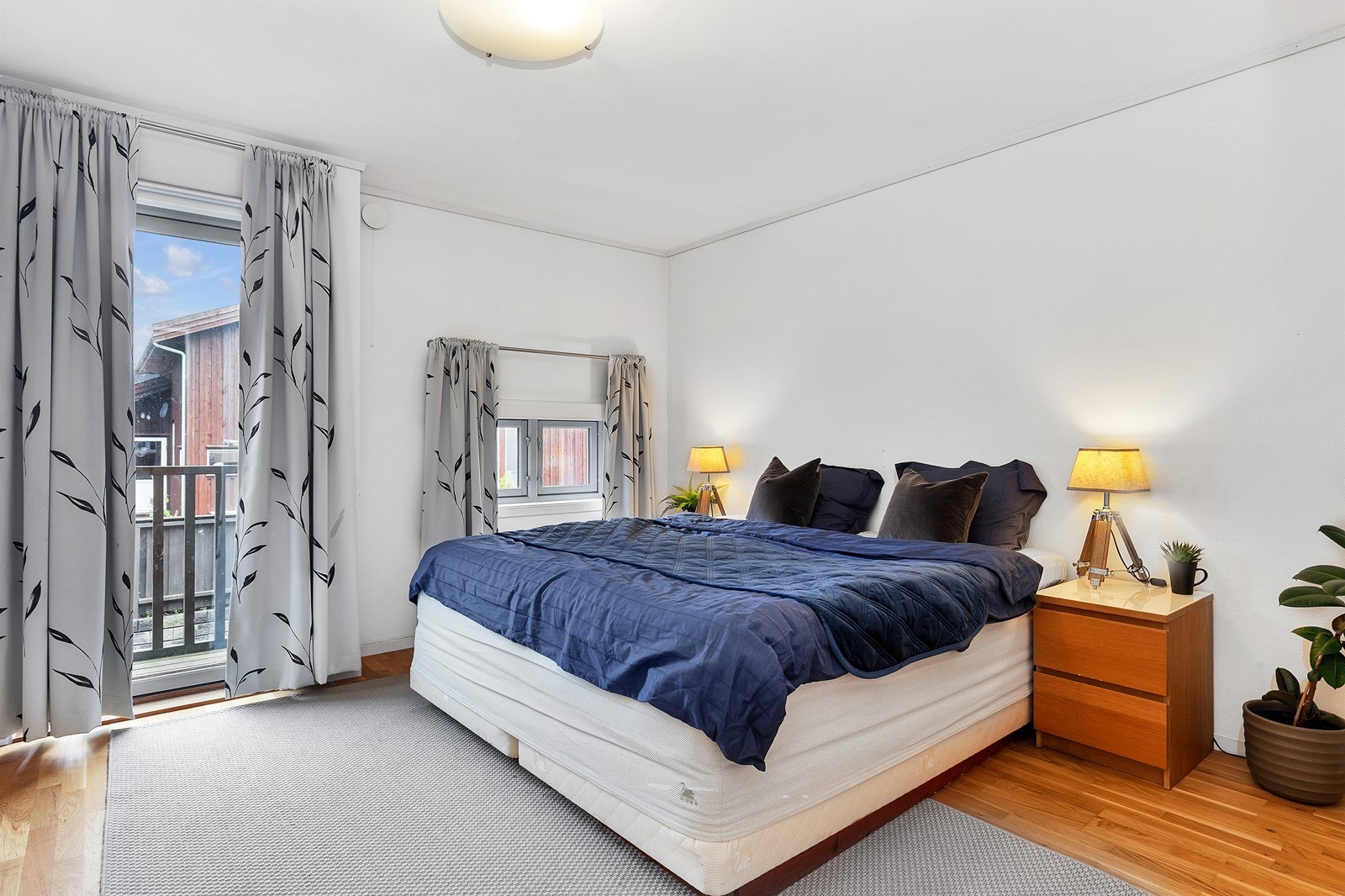 Hovedsoverom - stort med utgang til luftebalkong Galleribilde