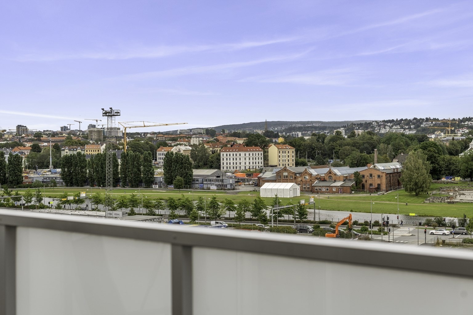 Fantastisk utsikt fra balkongen i 7.etg! Galleribilde