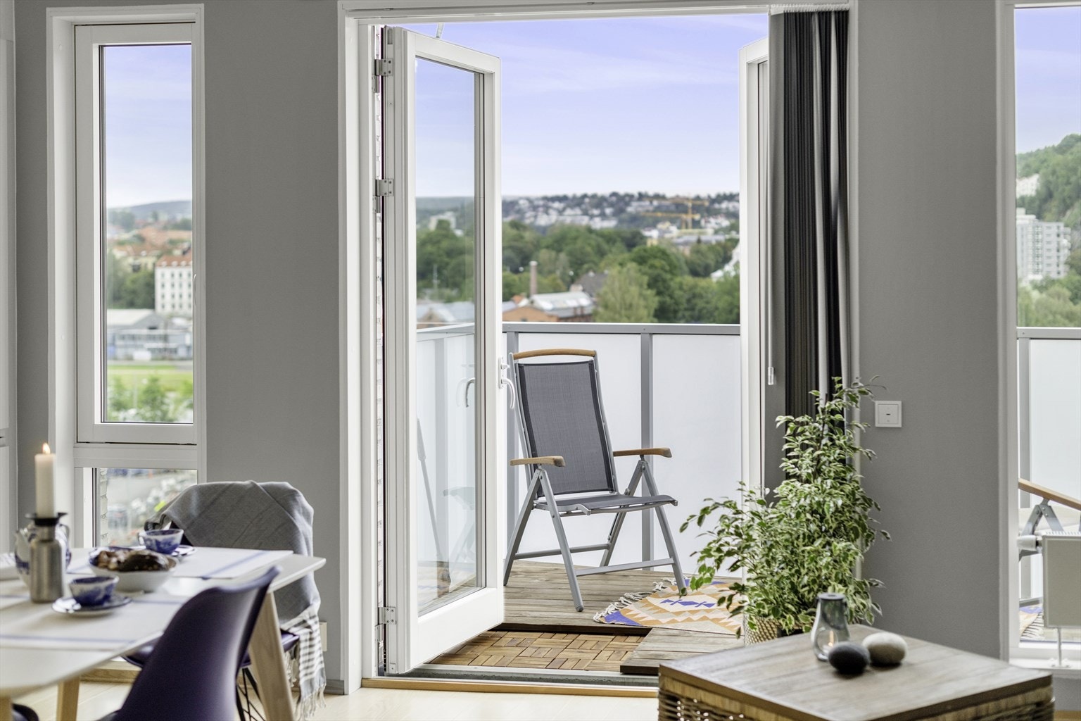 Doble dører ut mot balkongen - Nyt froksten her.. Galleribilde