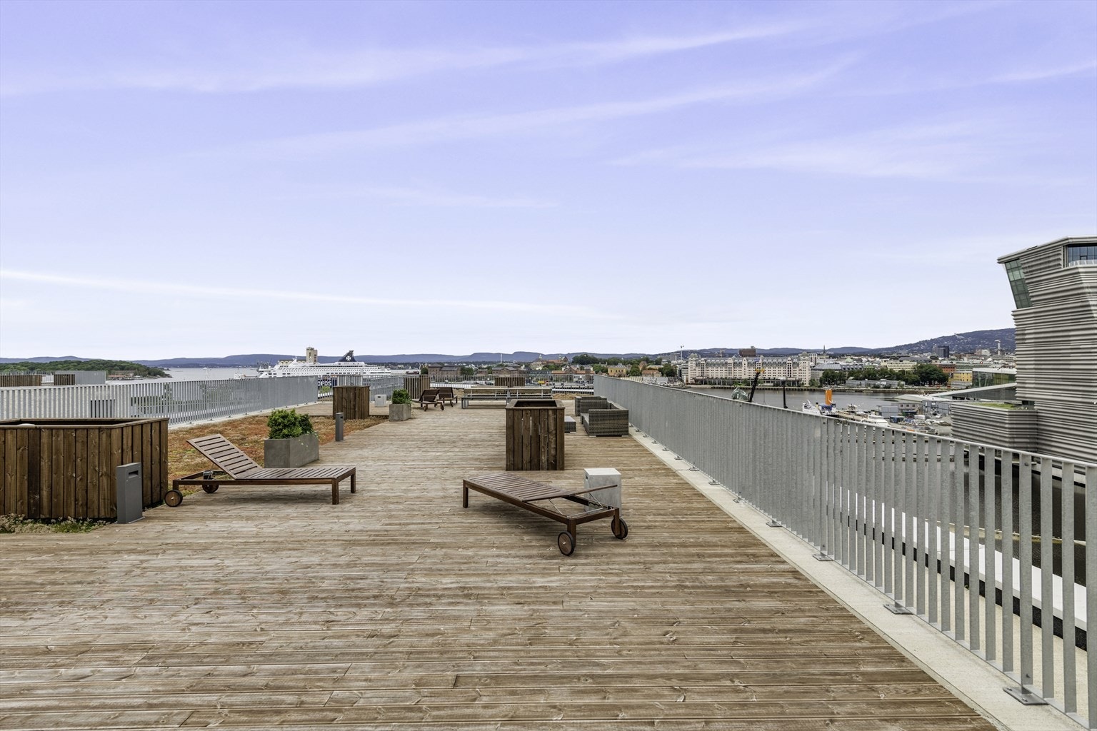 Meget pent opparbeidet felles takterrasse Galleribilde