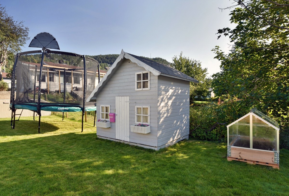 Hagen byr på mye boltreplass for lek og moro. Galleribilde