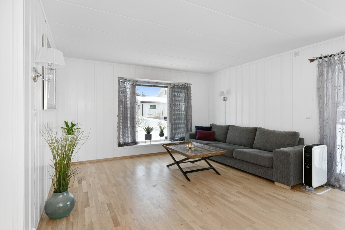 Stuen har god plass til møblering. Galleribilde