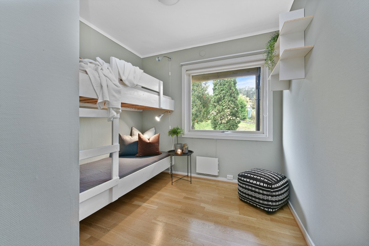 Leiligheten har to romslige og lyse soverom. Galleribilde