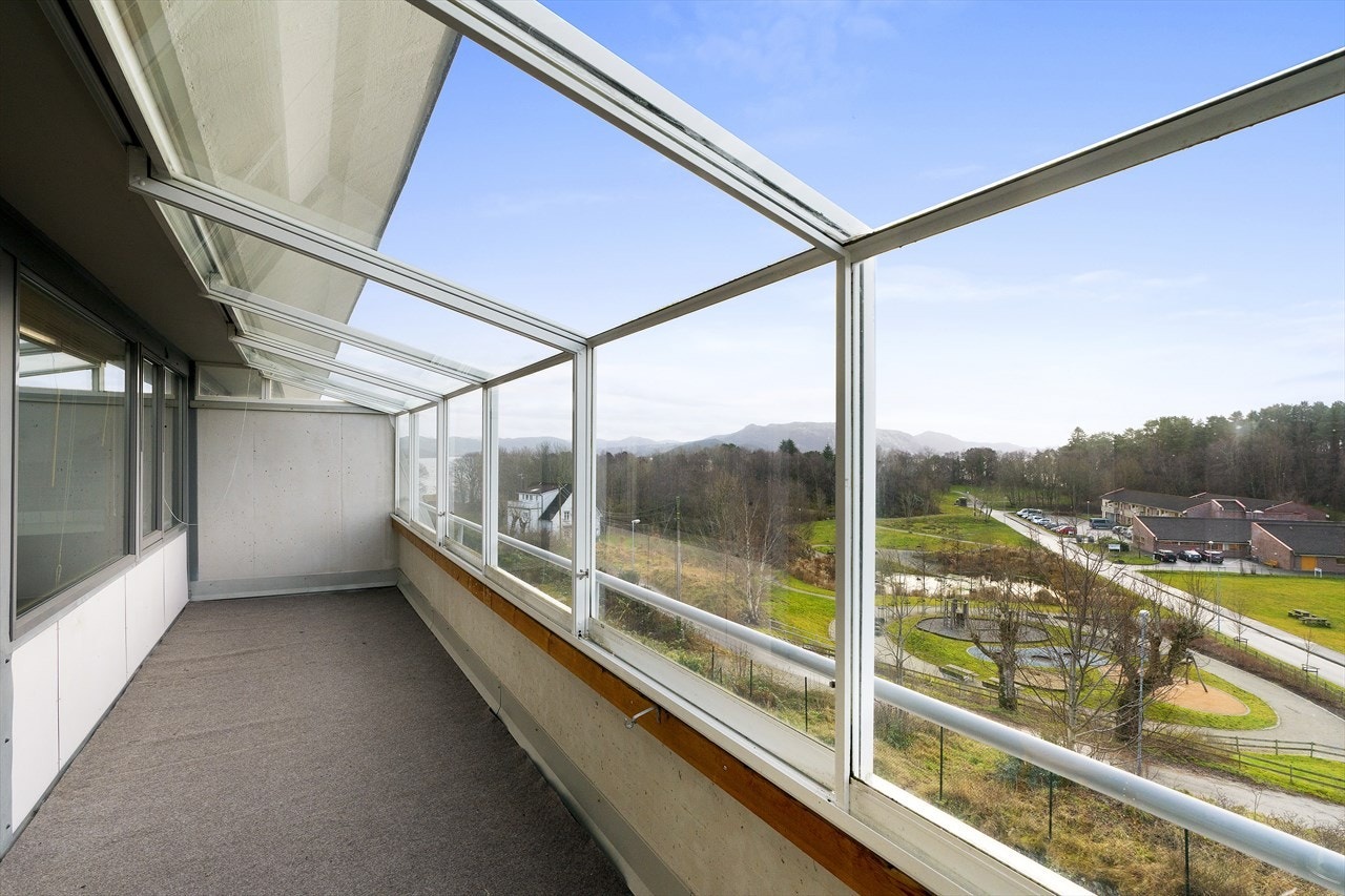 Romslig innglasset balkong Galleribilde