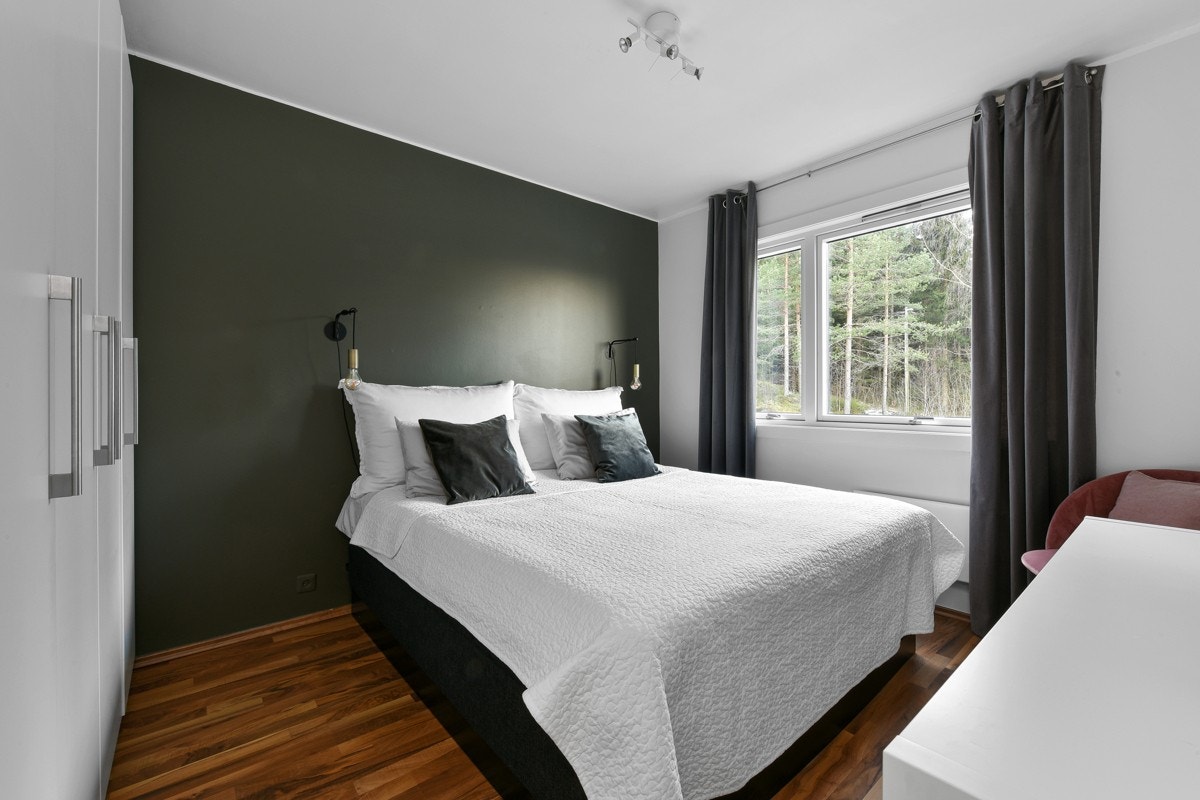 Leiligheten har et romslig soverom. Galleribilde