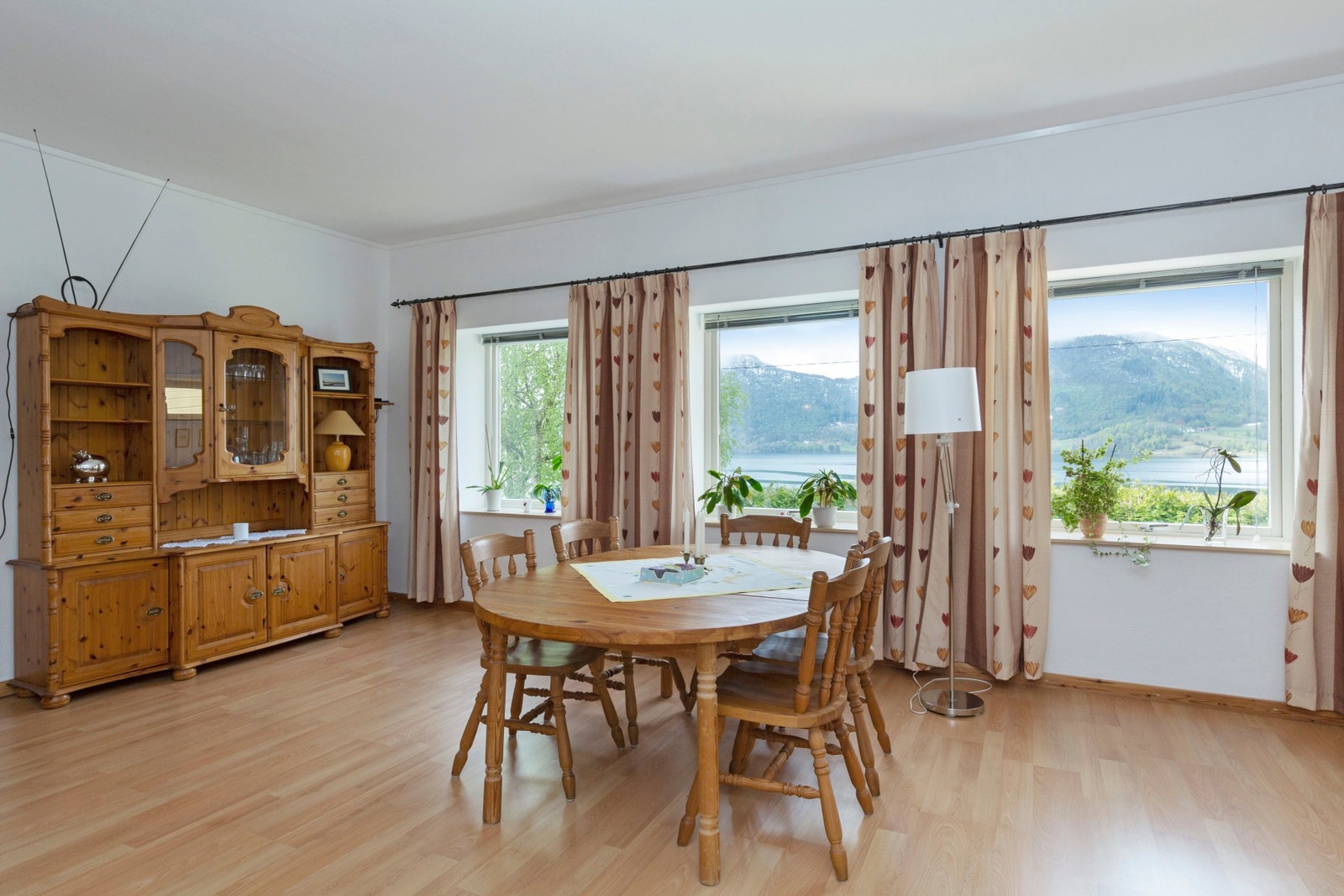 Spisestue. Galleribilde