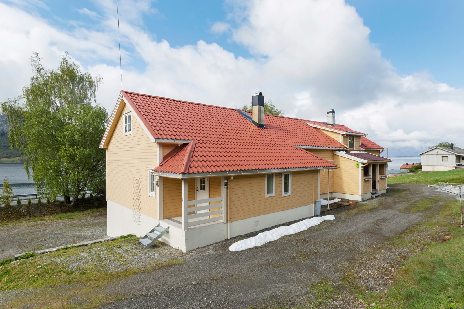 Fasade og inngangsparti. Galleribilde