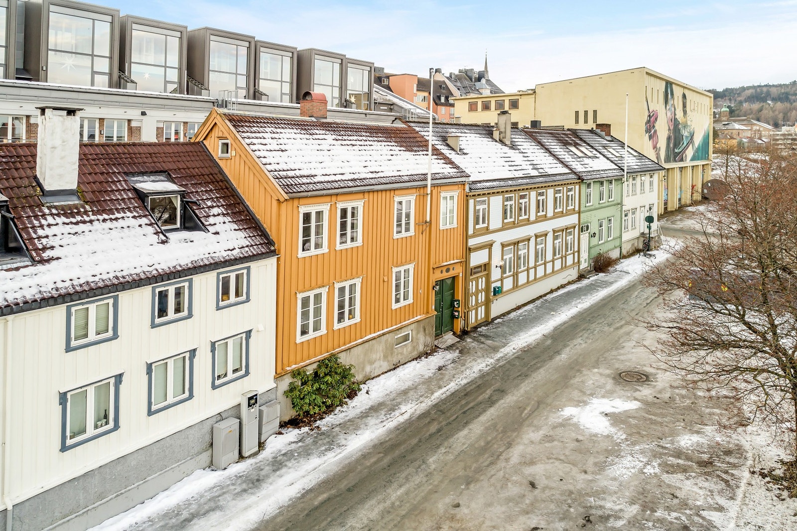 EiendomsMegler1 ved Markus Tangvik har gleden av å presentere en bygård på 209 kvm bruksareal med sentral beliggenhet i Trondheim sentrum Galleribilde