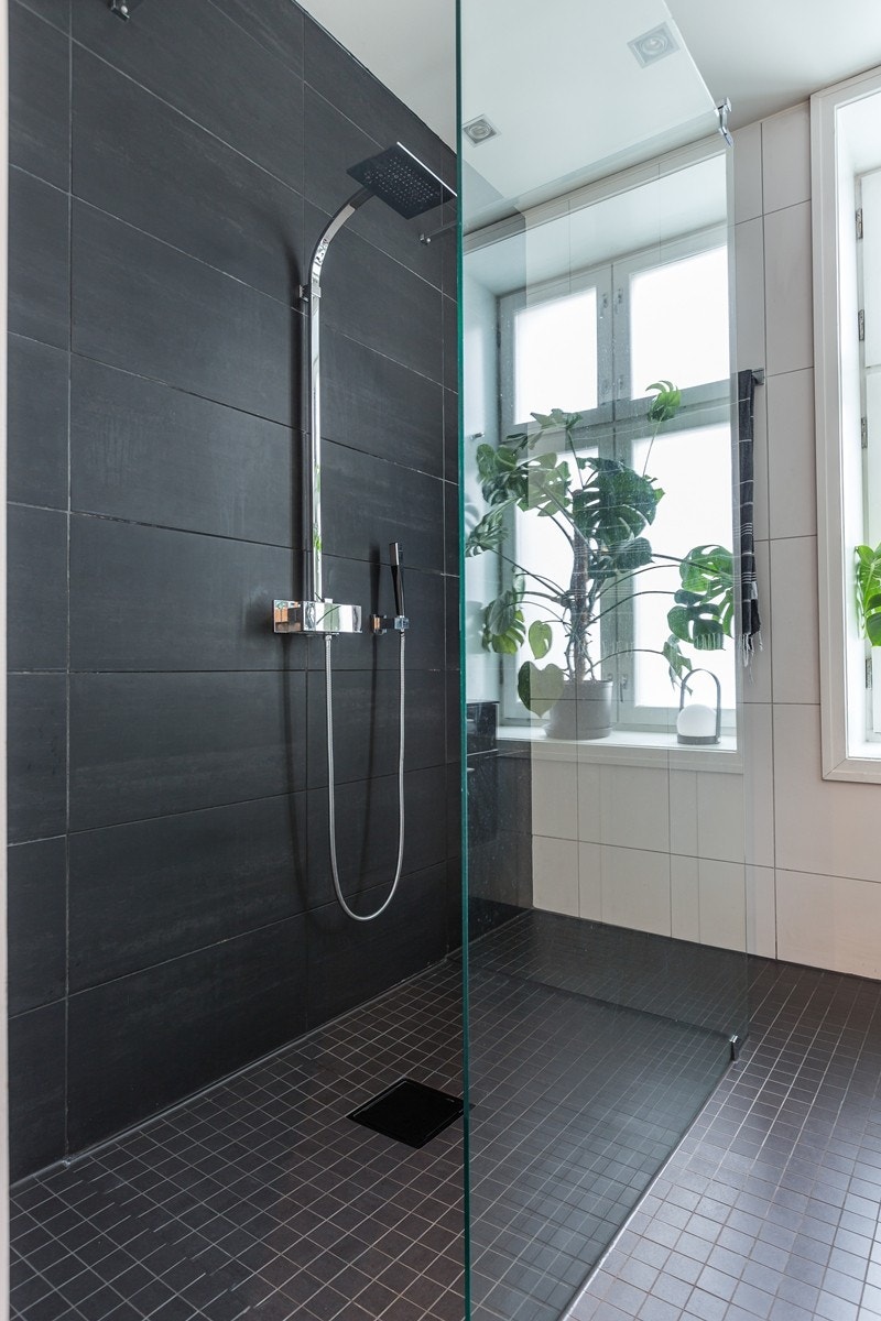 Delikat og smakfullt baderom Galleribilde