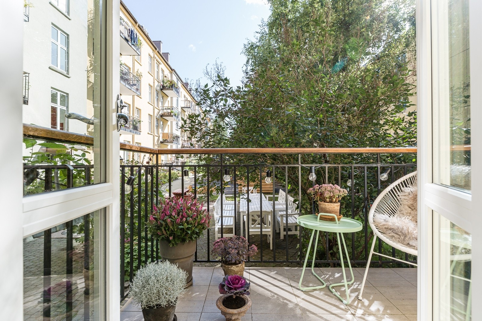 Leiligheten har en fantastisk flott balkong på ca. 4 kvm, ny i 2015. Galleribilde