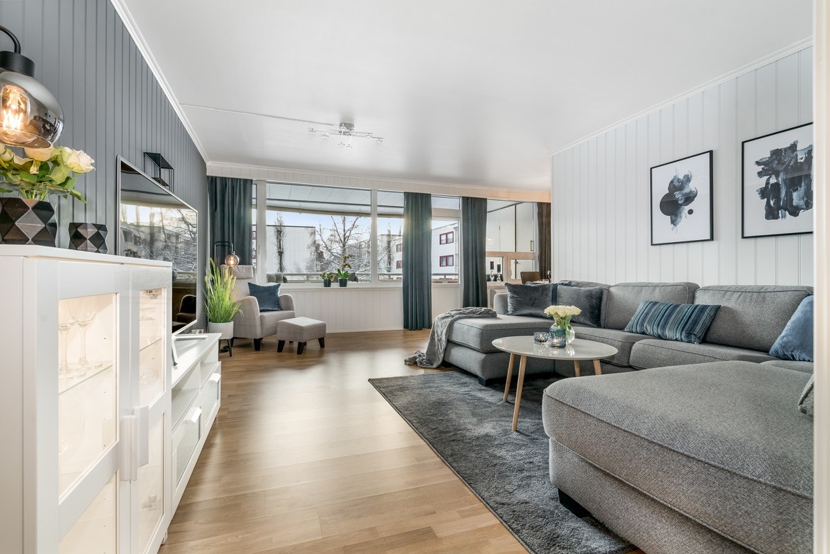 Velkommen til Saupstadringen 71 B - en romslig 3-roms andelsleilighet med gjennomgående planløsning. Galleribilde