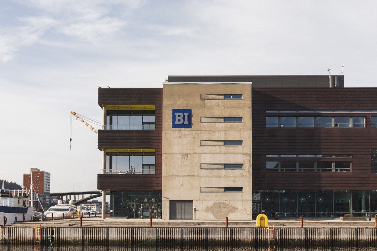 2 min unna finner du Handelshøyskolen BI. Galleribilde