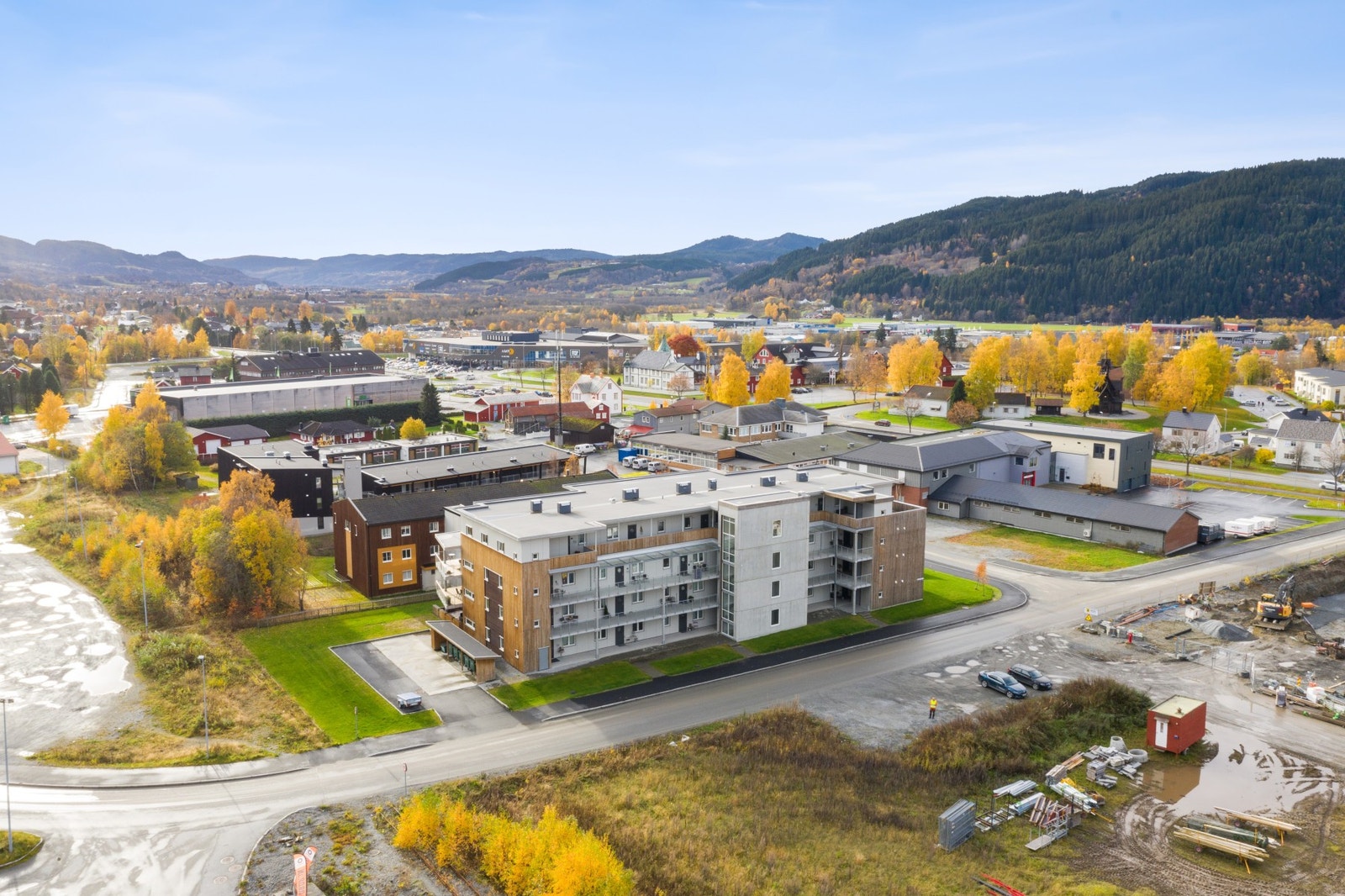 Leiligheten ligger sentralt til på Orkanger med gåavstand til de fleste fasiliteter Galleribilde