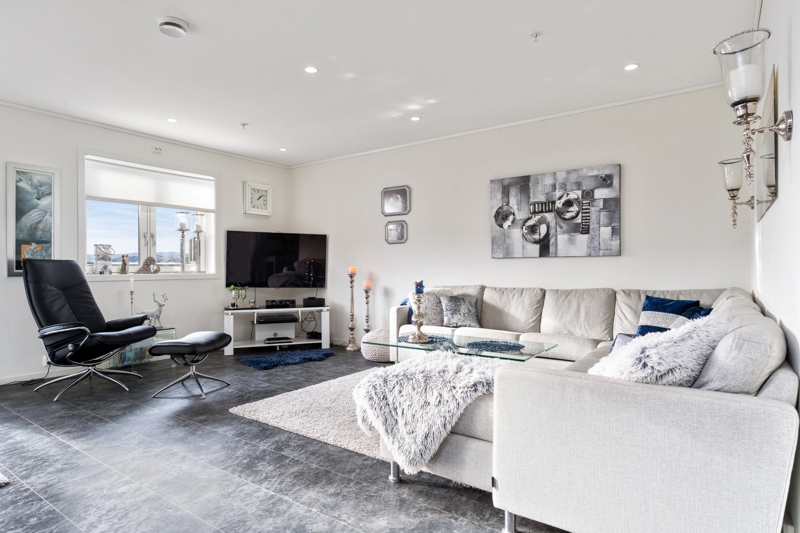 Leiligheten har balansert ventilasjon som gir god ny luft i leiligheten men holder samtidig varmen i rommet Galleribilde