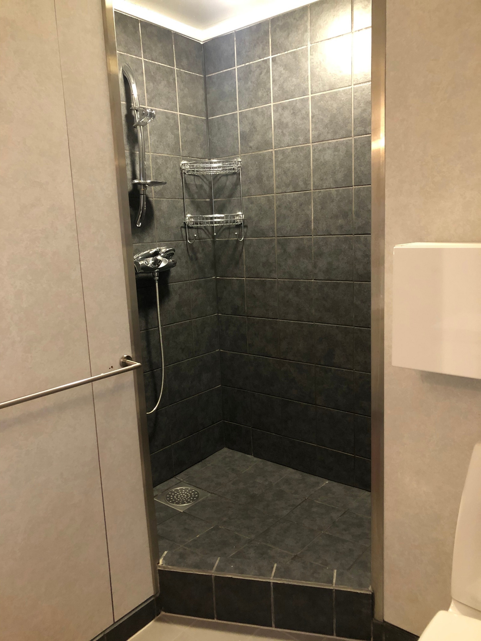 Stort dusjhjørne. Galleribilde