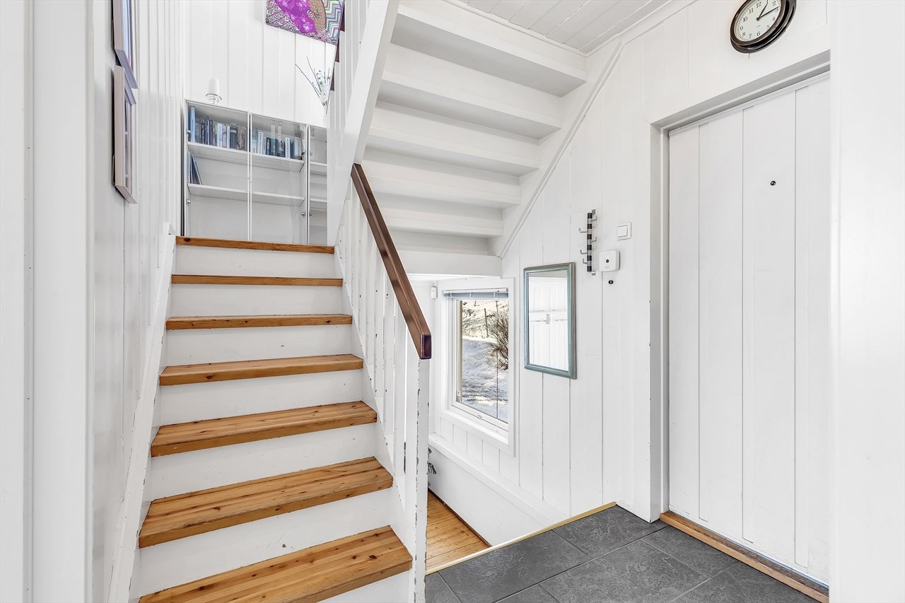 Trapp til 2. etasje. Galleribilde