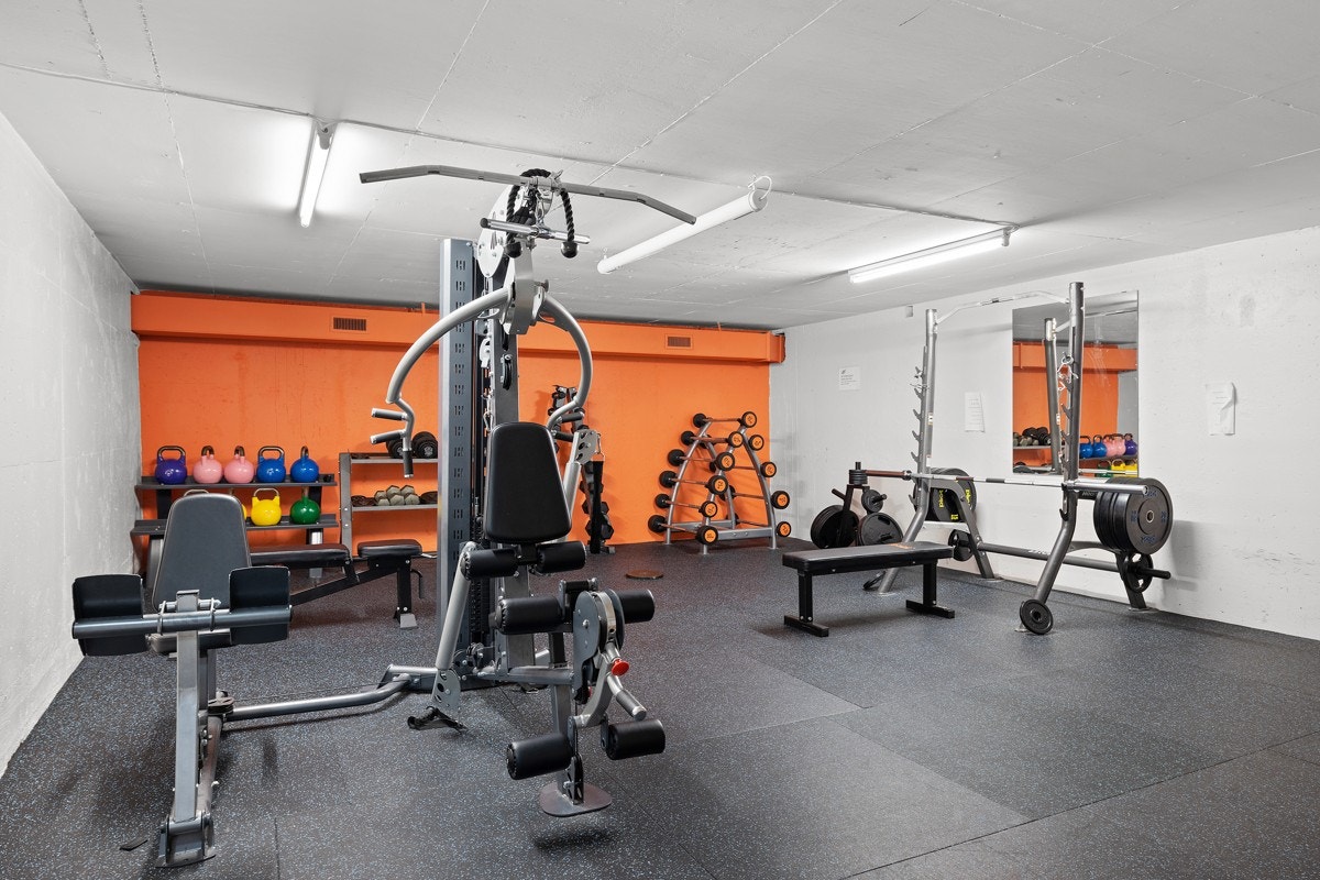 Borettslaget disponerer treningsrom som ble utvidet og oppgradert i 2018 Galleribilde