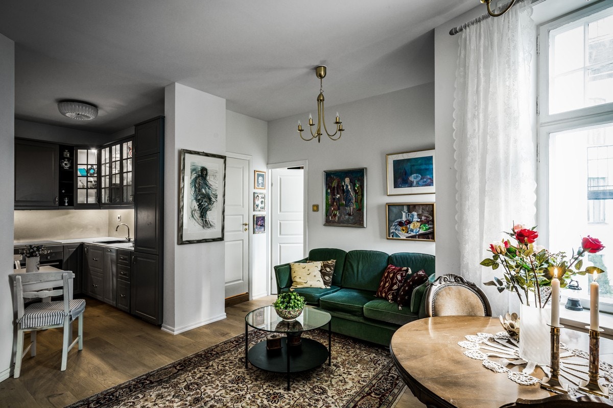 Komplett hybel med stue, kjøkken, bad og soverom. Galleribilde