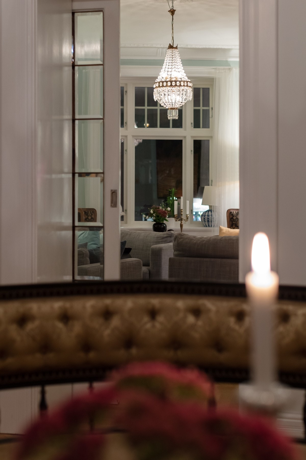 Fra hall mot stue. Galleribilde