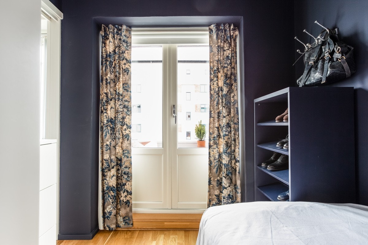 Herfra er det utgang til sydøstvendt balkong på ca. 2 m² Galleribilde