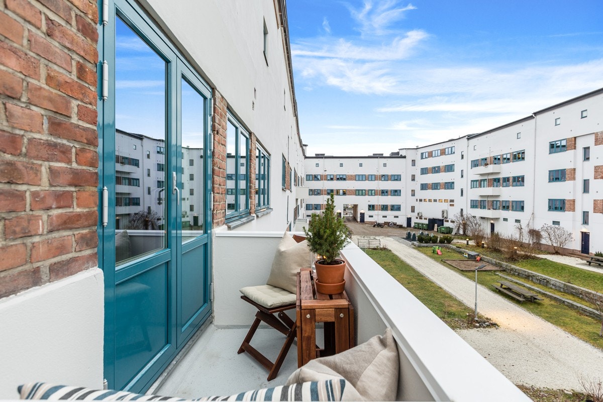 PrivatMegleren Aksept v/ Guri Leinæs og Ola Aas Askheim har gleden av å ønske velkommen til Carl Jeppesens gate 20! Galleribilde