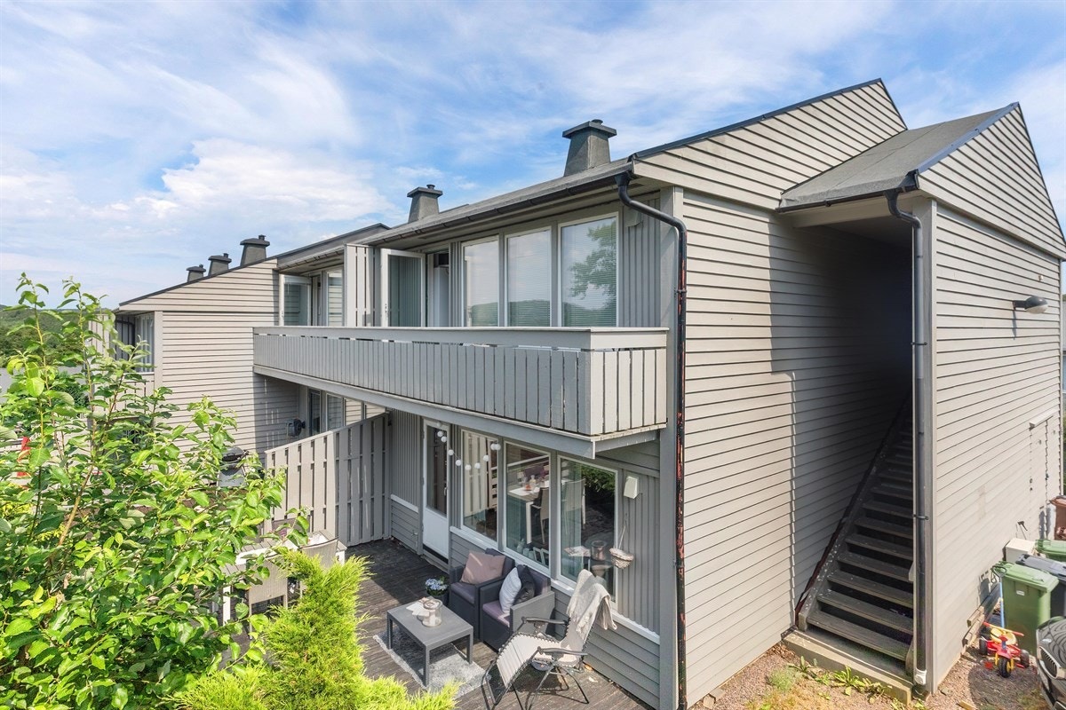 Fasade - Bakside Galleribilde