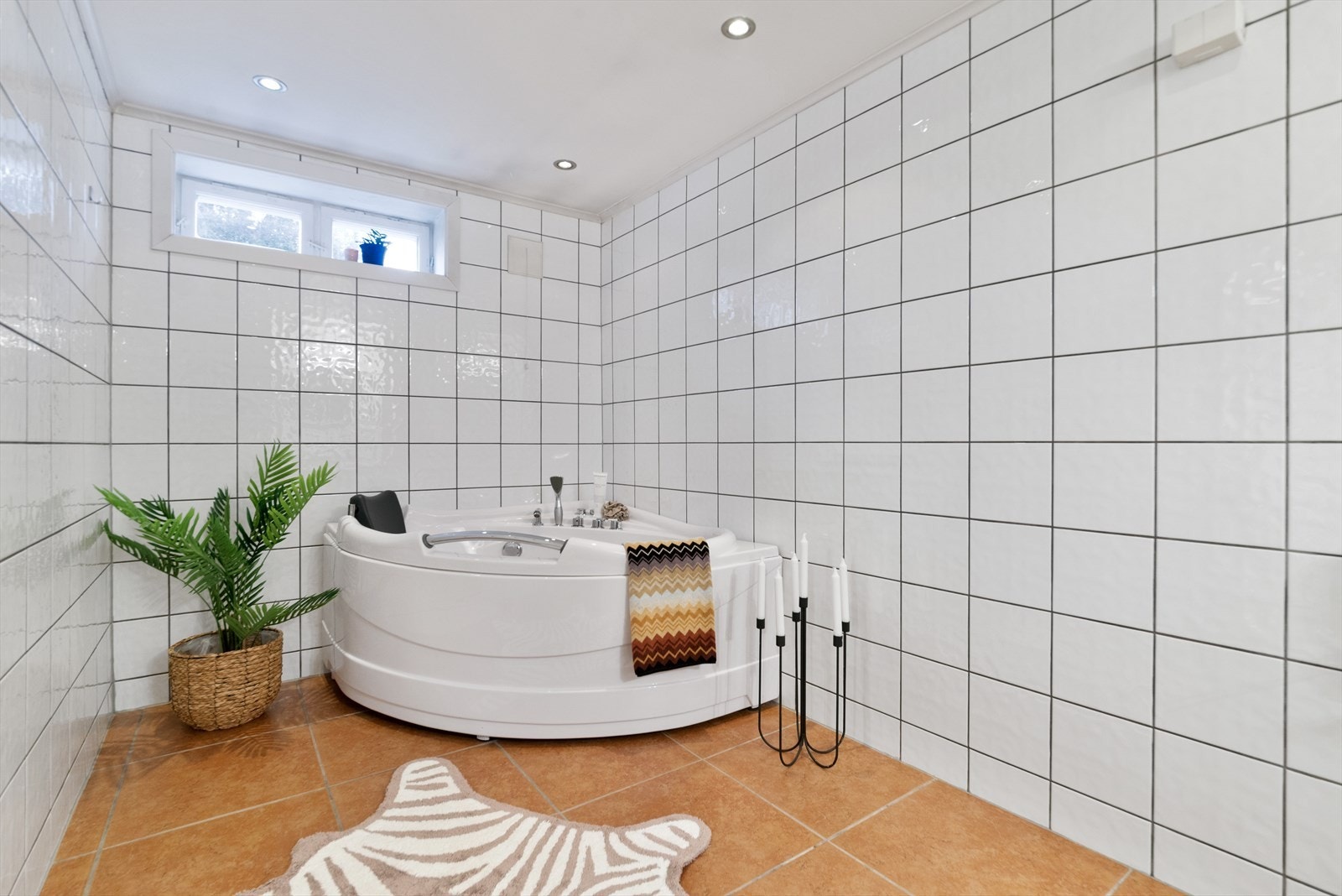 Bad/vaskerom i kjelleretasje. Galleribilde