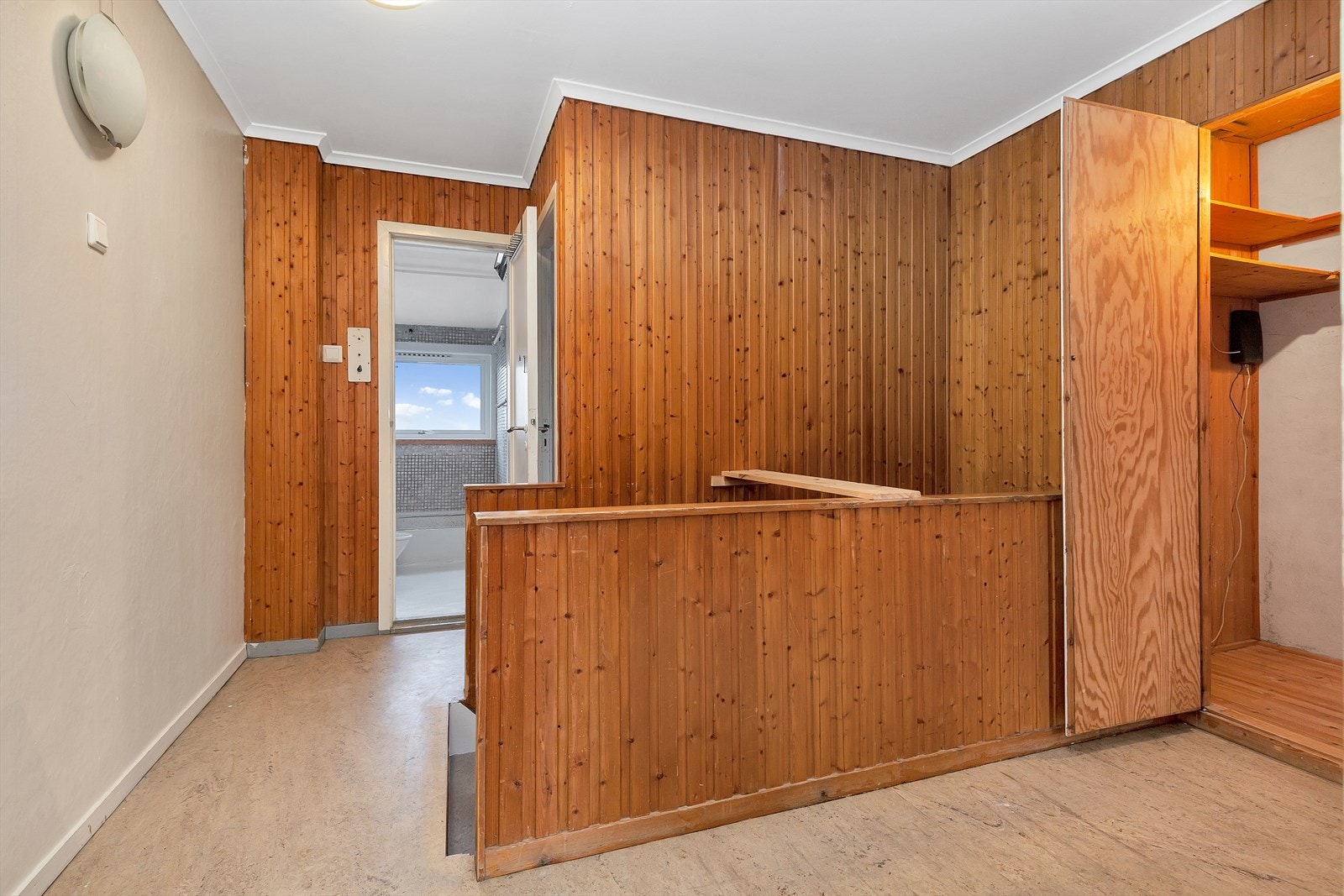 Gang i 2. etasje. Her er det også tilgang til loftet Galleribilde