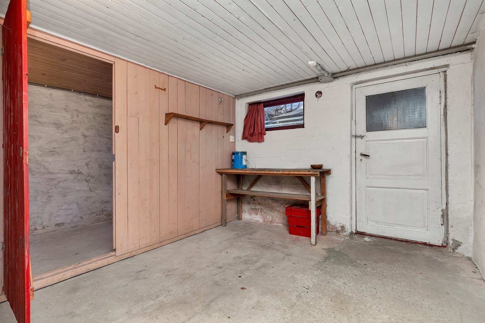 Kjeller har egen utgang Galleribilde