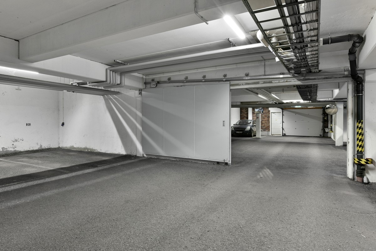 Parkering i felles garasjeanlegg. Galleribilde