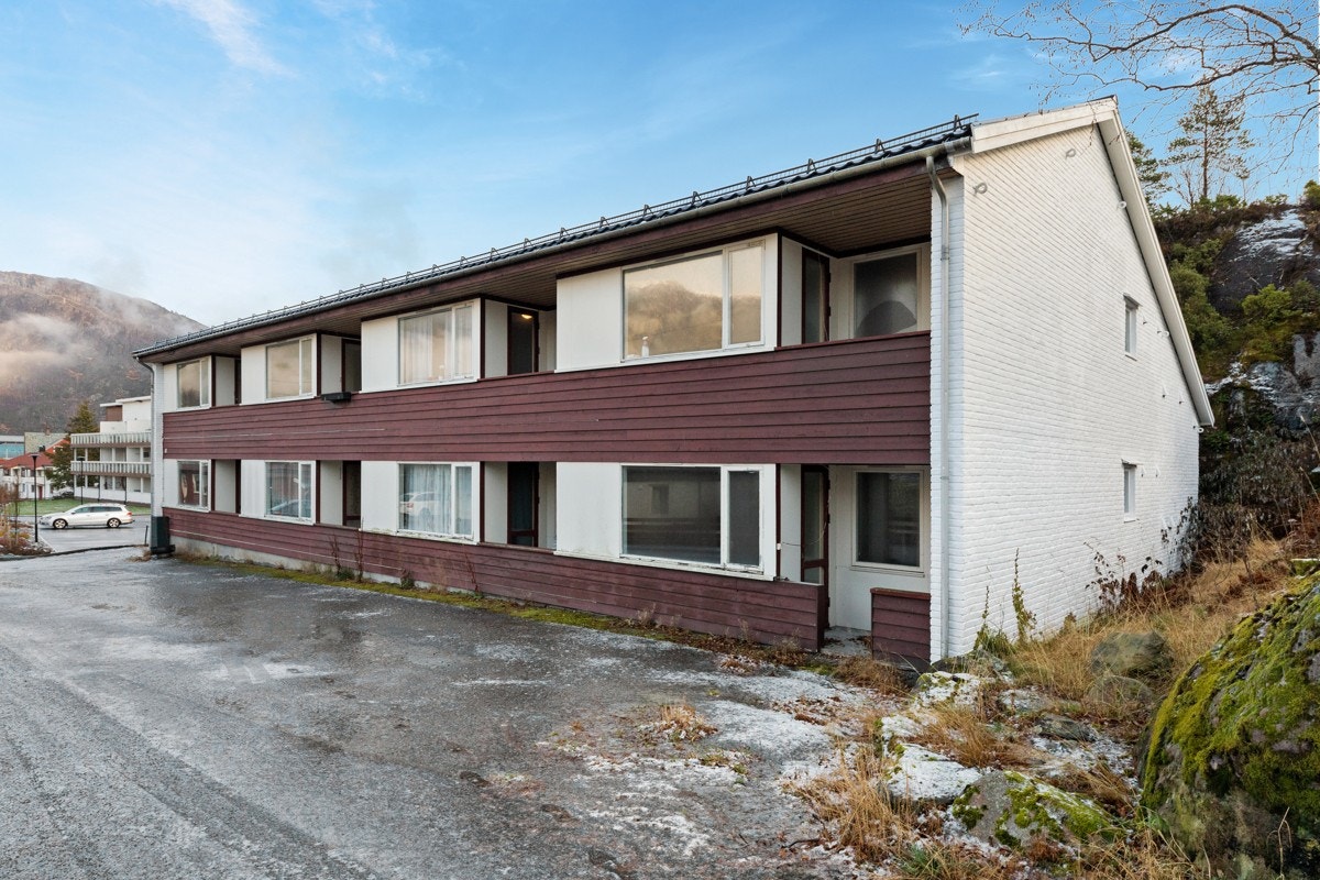 Skulevegen 17 - 8 hyblar fordelt på to plan. Galleribilde