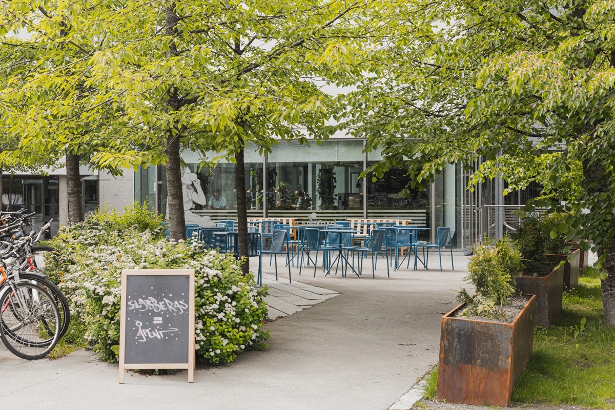 I nærområdet finner vi også Studentersamfundet med flere kafé- og utelivstilbud.